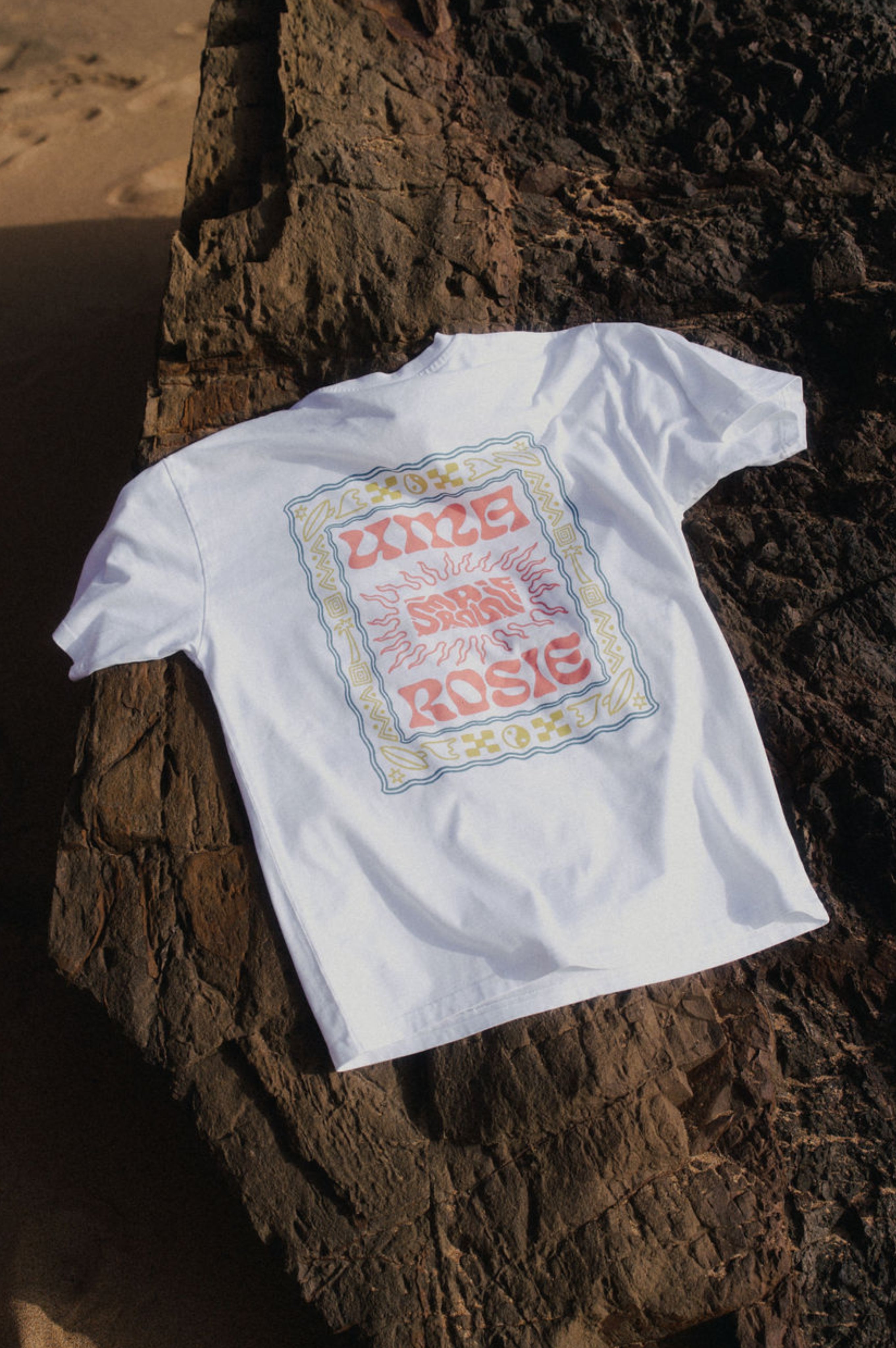 t-shirt éco-responsable blanc épais et rétro