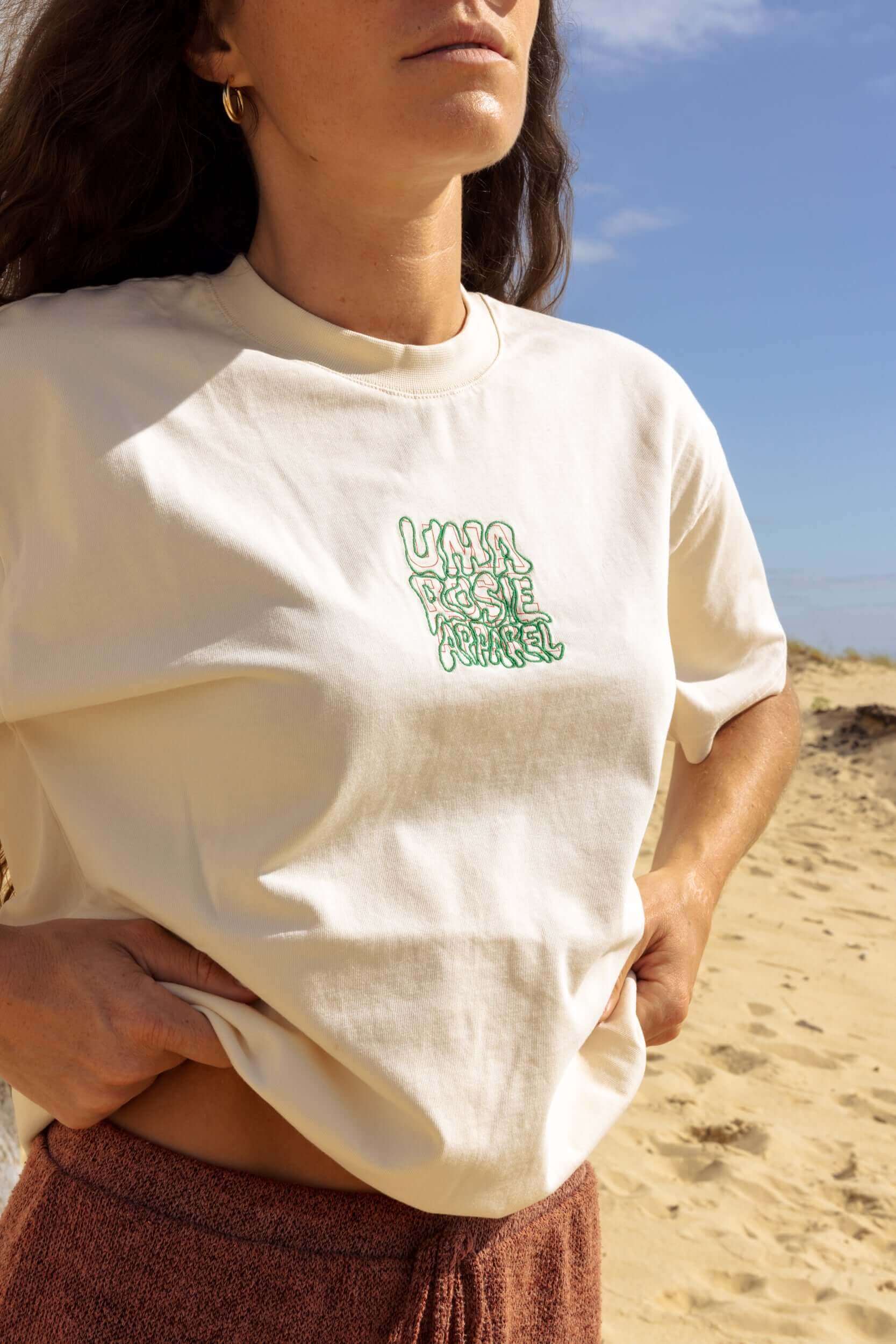 T-shirt Écru et Brodé style Surfwear Fabriqué au Portugal femme