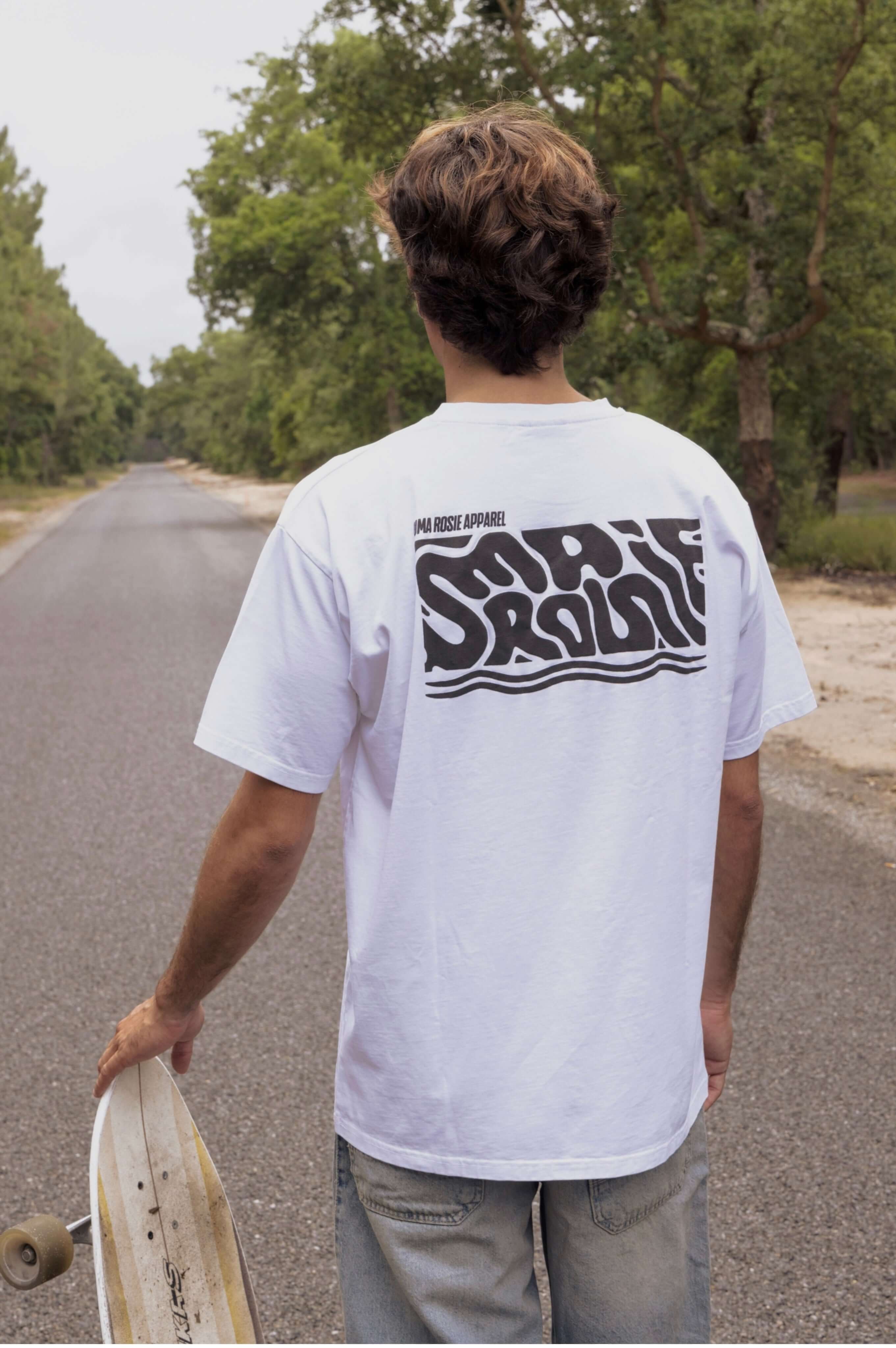 t-shirt blanc éco-responsable avec design dos en relief Style skateur