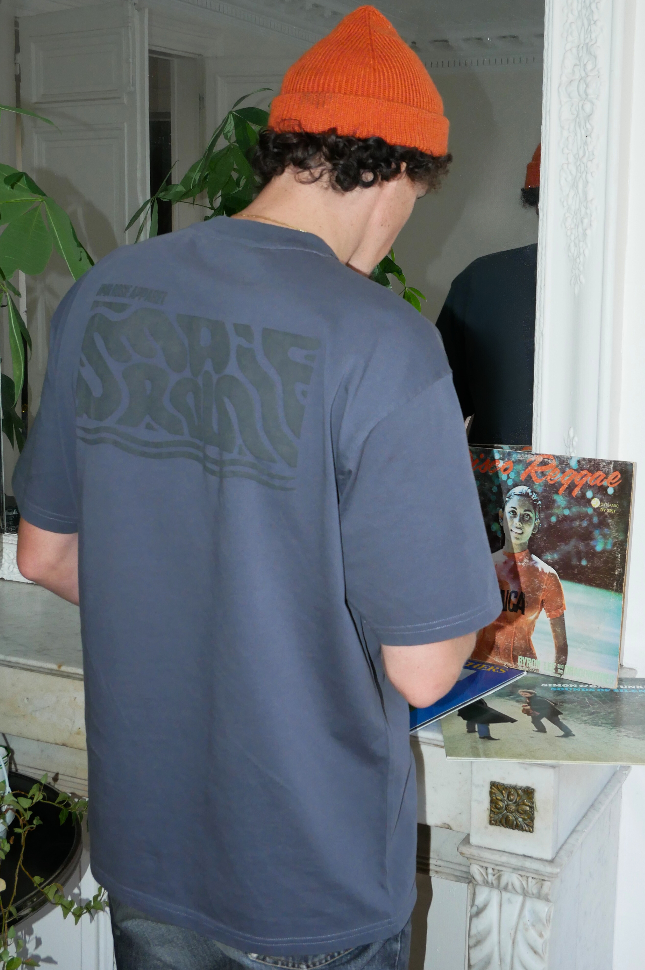t-shirt éthique made in portugal pour homme et femme. Style streetwear gris