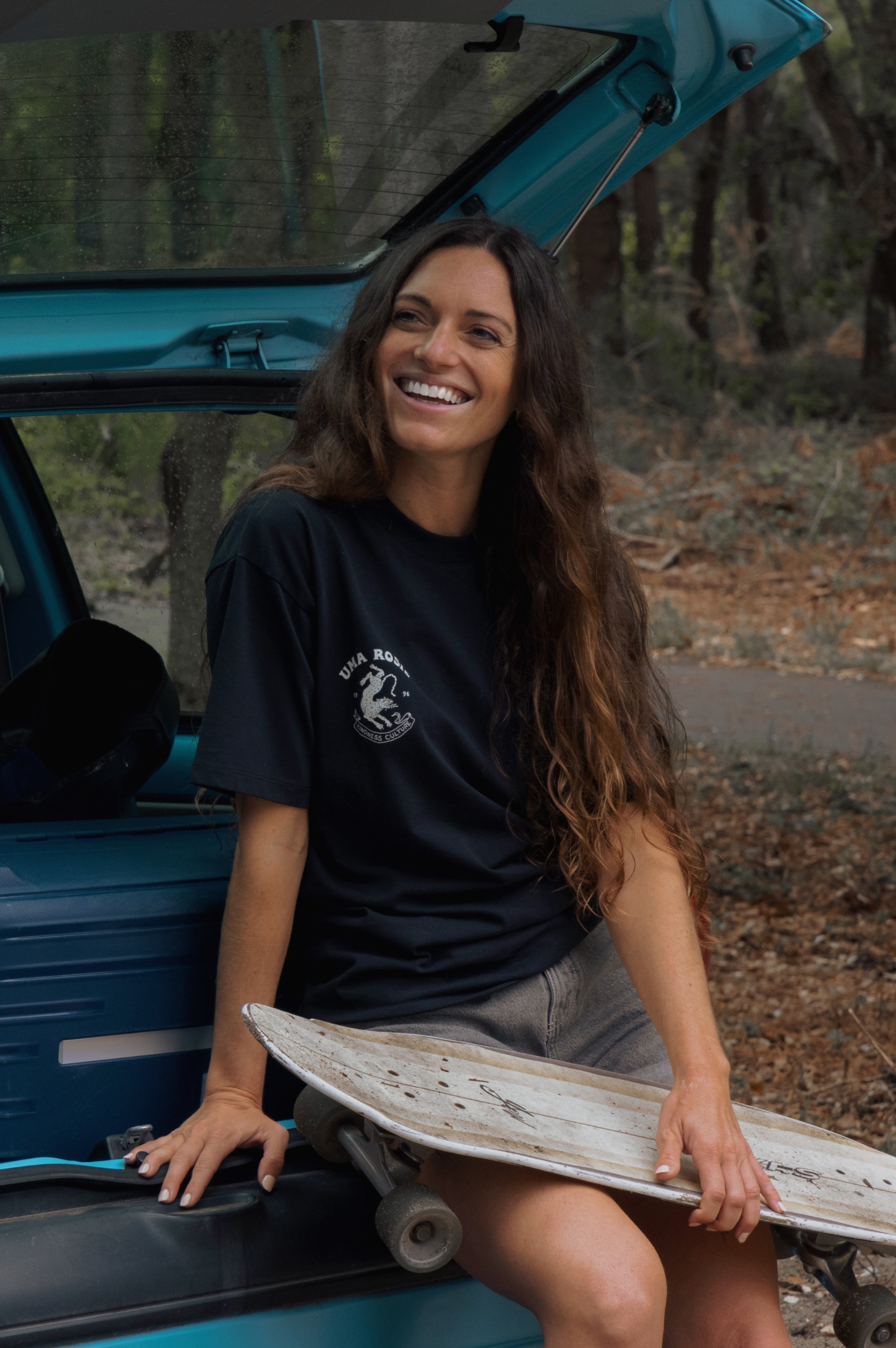 t-shirt noir éco-responsable  femme en coton éthique et durable